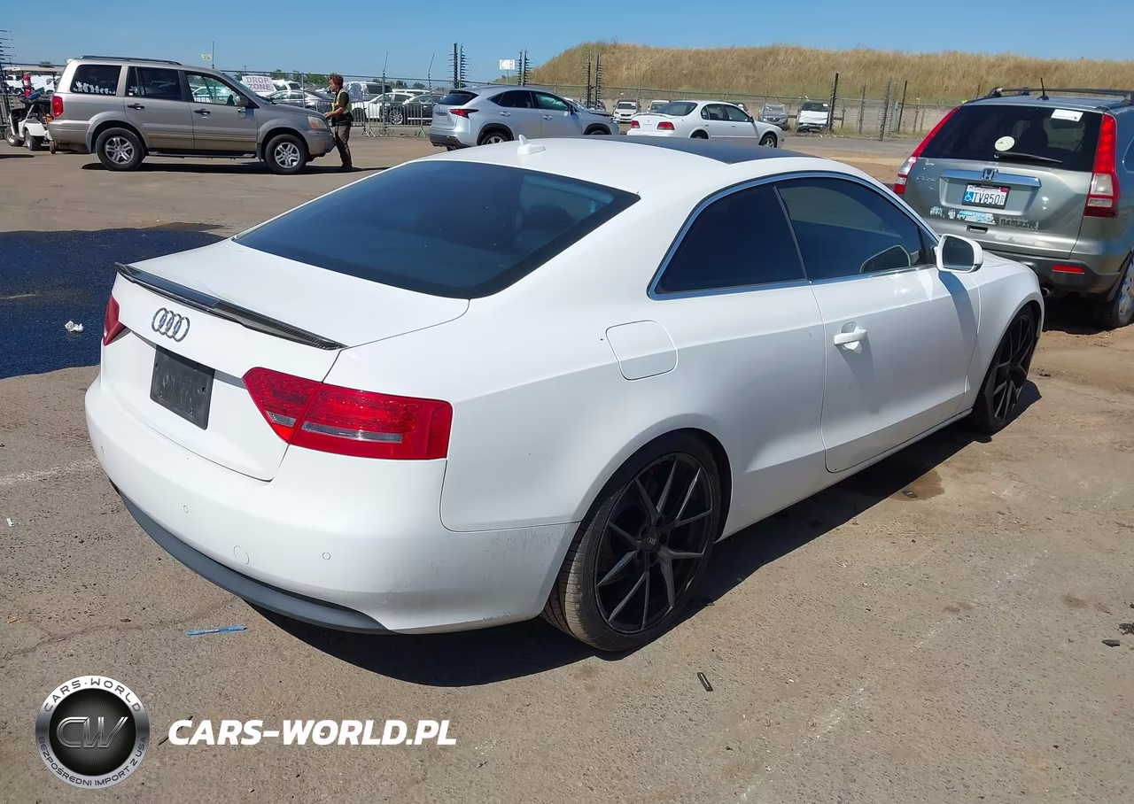 2011 Audi A5 2.0T Premium VIN:WAULFAFR4BA074233 - 4