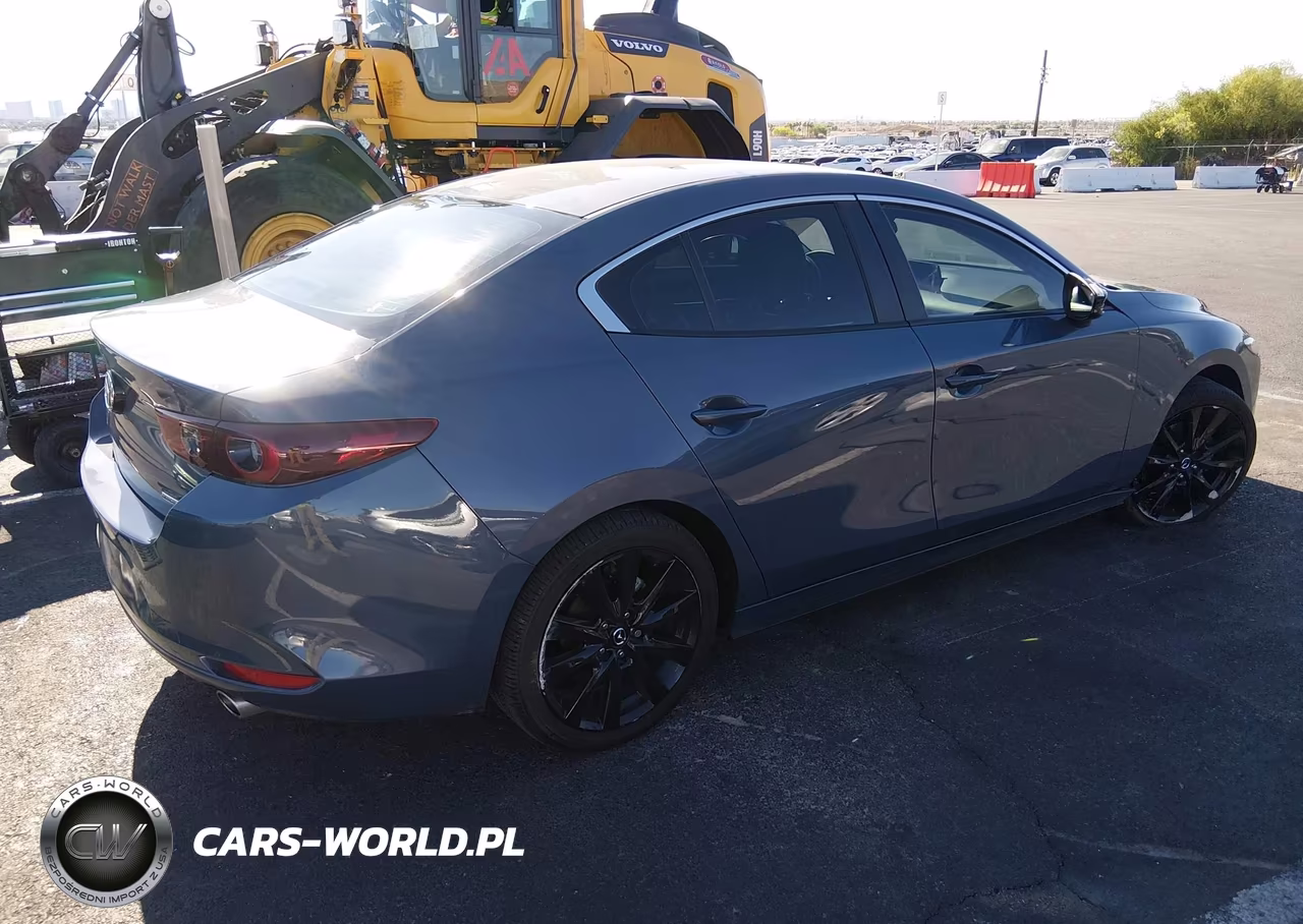 2025 Mazda Mazda3 2.5 S Carbon Edition VIN:JM1BPBCM8S1781040 - 4