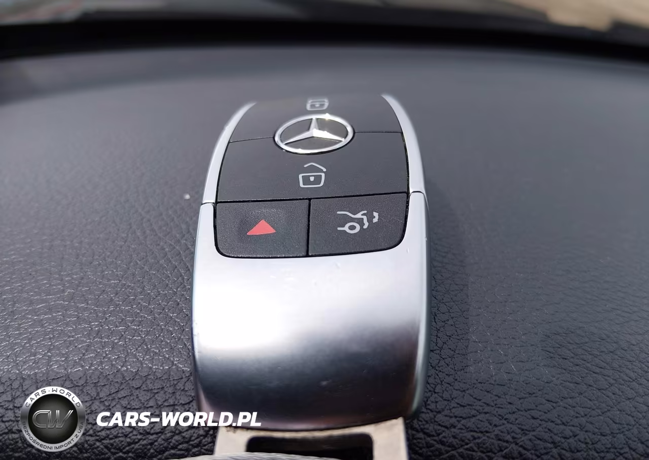 2021 Mercedes-Benz C 300 Sedan VIN:W1KWF8DB0MR622317 - 11