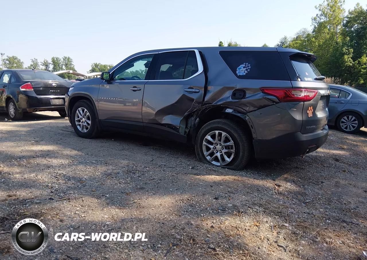 2020 Chevrolet Traverse Fwd Ls VIN:1GNERFKW8LJ145888 - 3