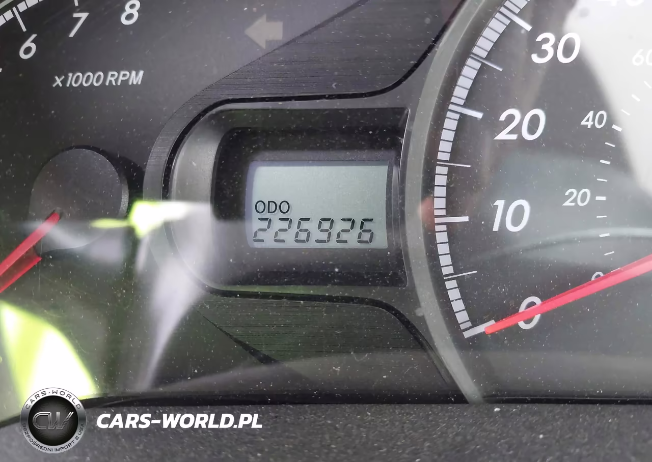 2011 Toyota Sienna Le V6 VIN:5TDKK3DC6BS168489 - 15