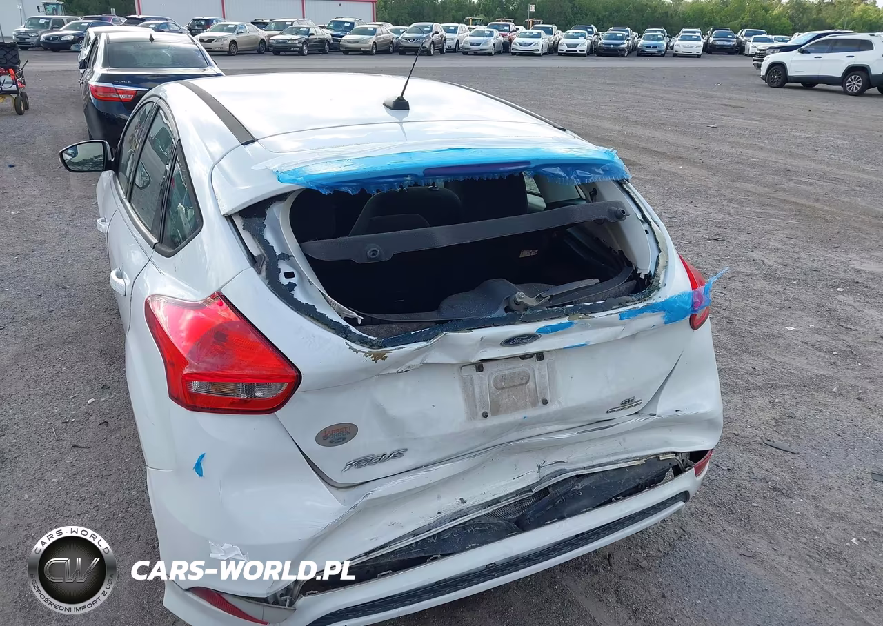 2015 Ford Focus Se VIN:1FADP3K29FL372818 - 6