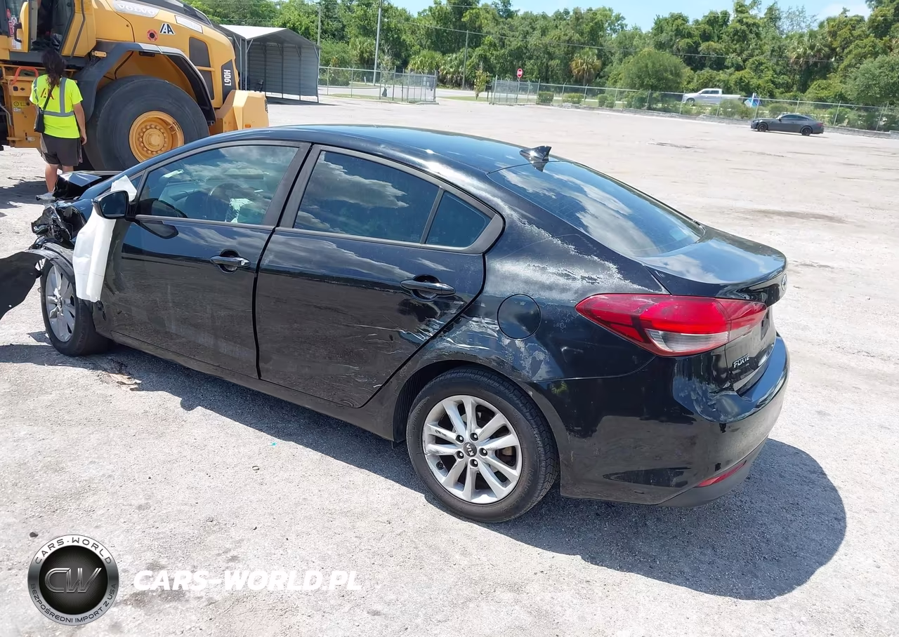 2017 Kia Forte Lx VIN:3KPFL4A7XHE125997 - 3
