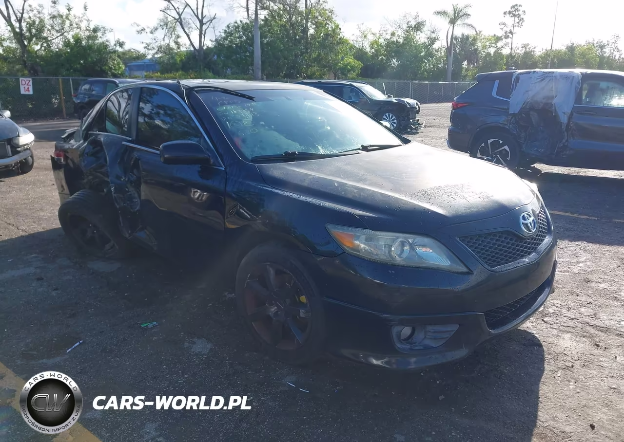 2011 Toyota Camry Se V6 – zdjęcie 1 z 16