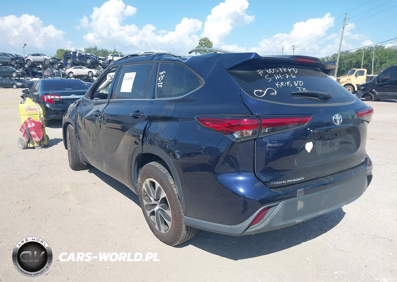2022 Toyota Highlander Xle VIN:5TDGZRAH0NS554060 - 3