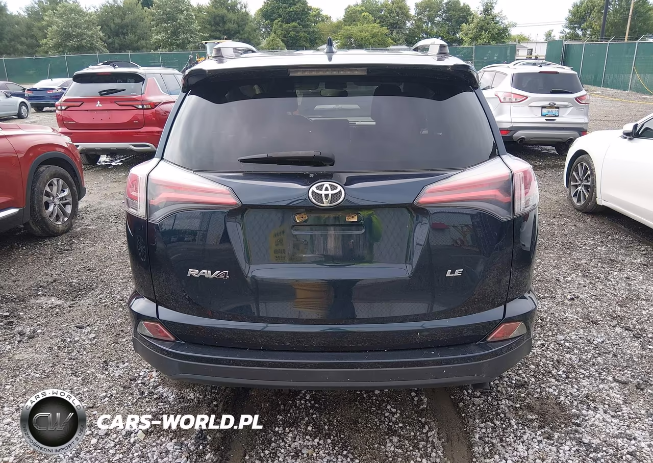 2018 Toyota Rav4 Le VIN:JTMZFREV0JJ207725 - 17