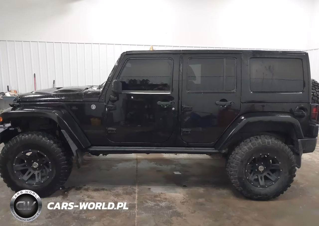 2015 Jeep Wrangler Unlimited Altitude VIN:1C4HJWEG3FL713944 - 14