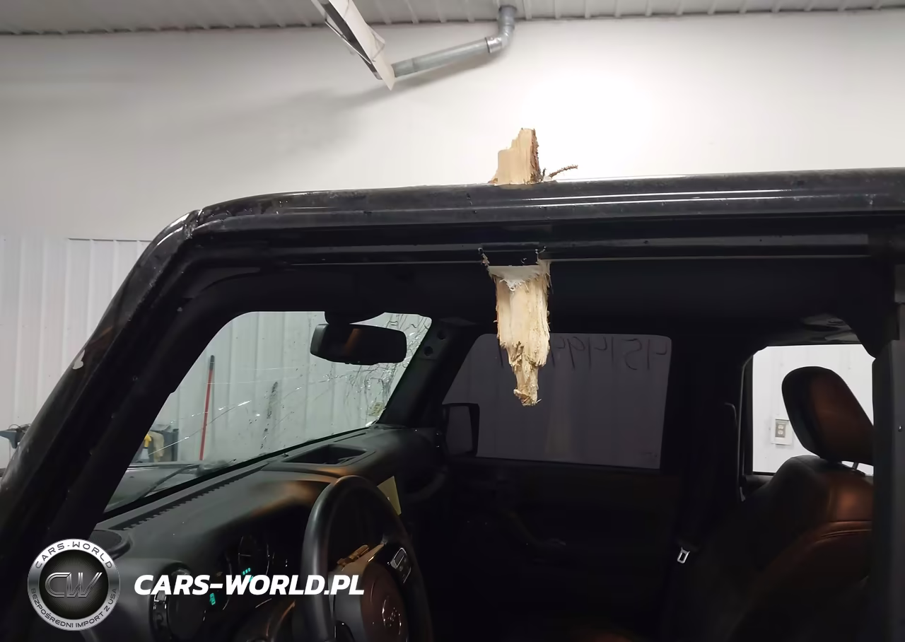 2015 Jeep Wrangler Unlimited Altitude VIN:1C4HJWEG3FL713944 - 18
