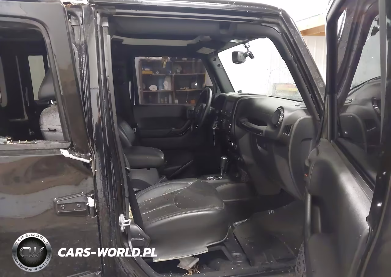 2015 Jeep Wrangler Unlimited Altitude VIN:1C4HJWEG3FL713944 - 5