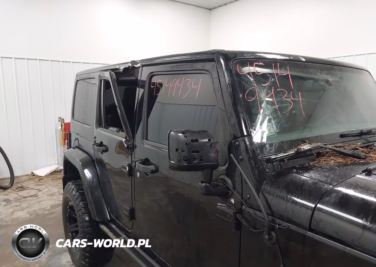2015 Jeep Wrangler Unlimited Altitude VIN:1C4HJWEG3FL713944 - 6