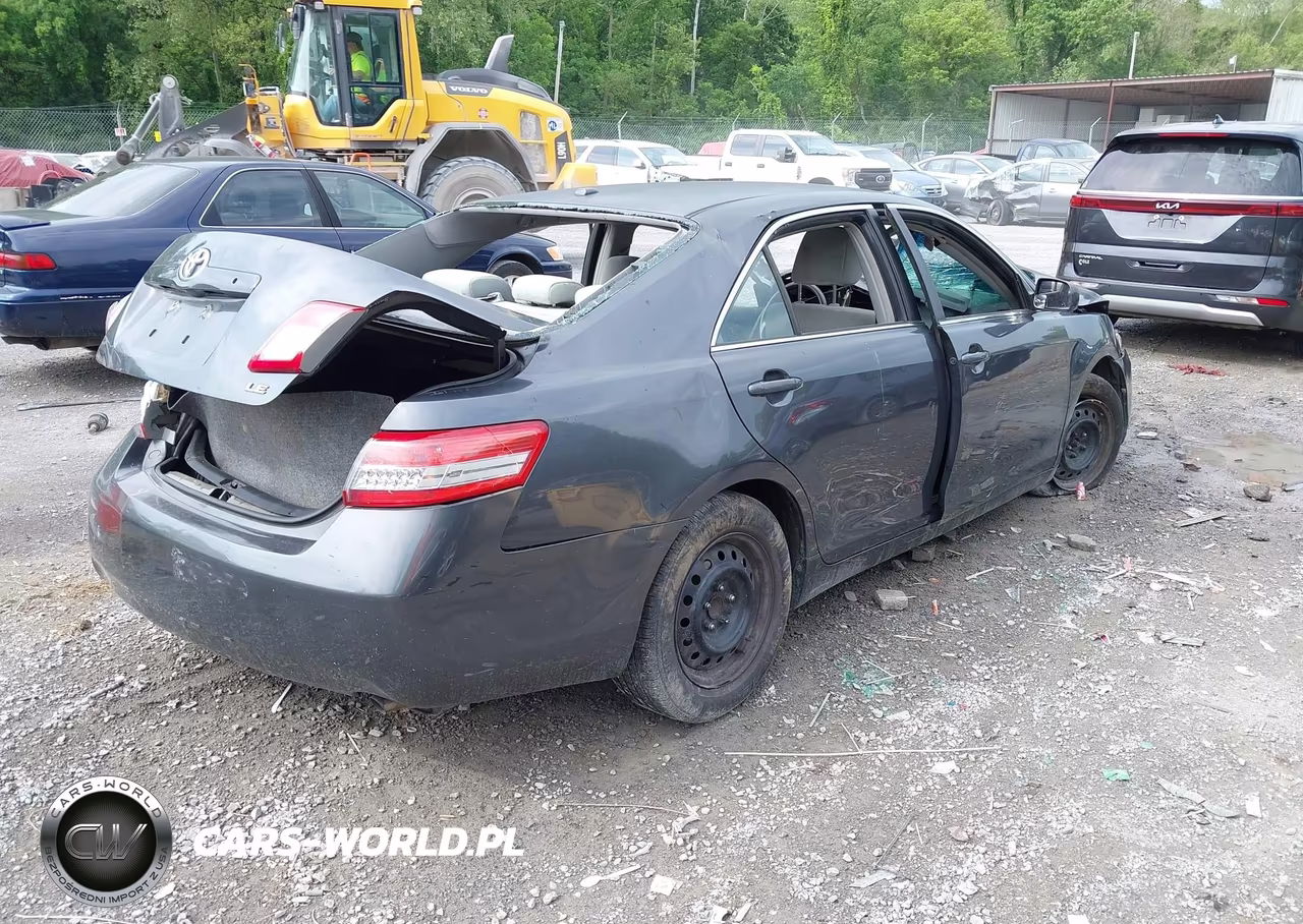 2010 Toyota Camry Le VIN:4T1BF3EK1AU043870 - 4