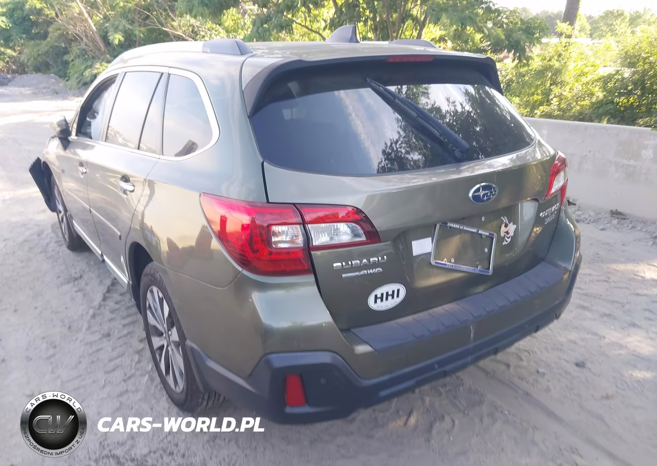 2018 Subaru Outback 3.6R Touring VIN:4S4BSETC2J3334998 - 3