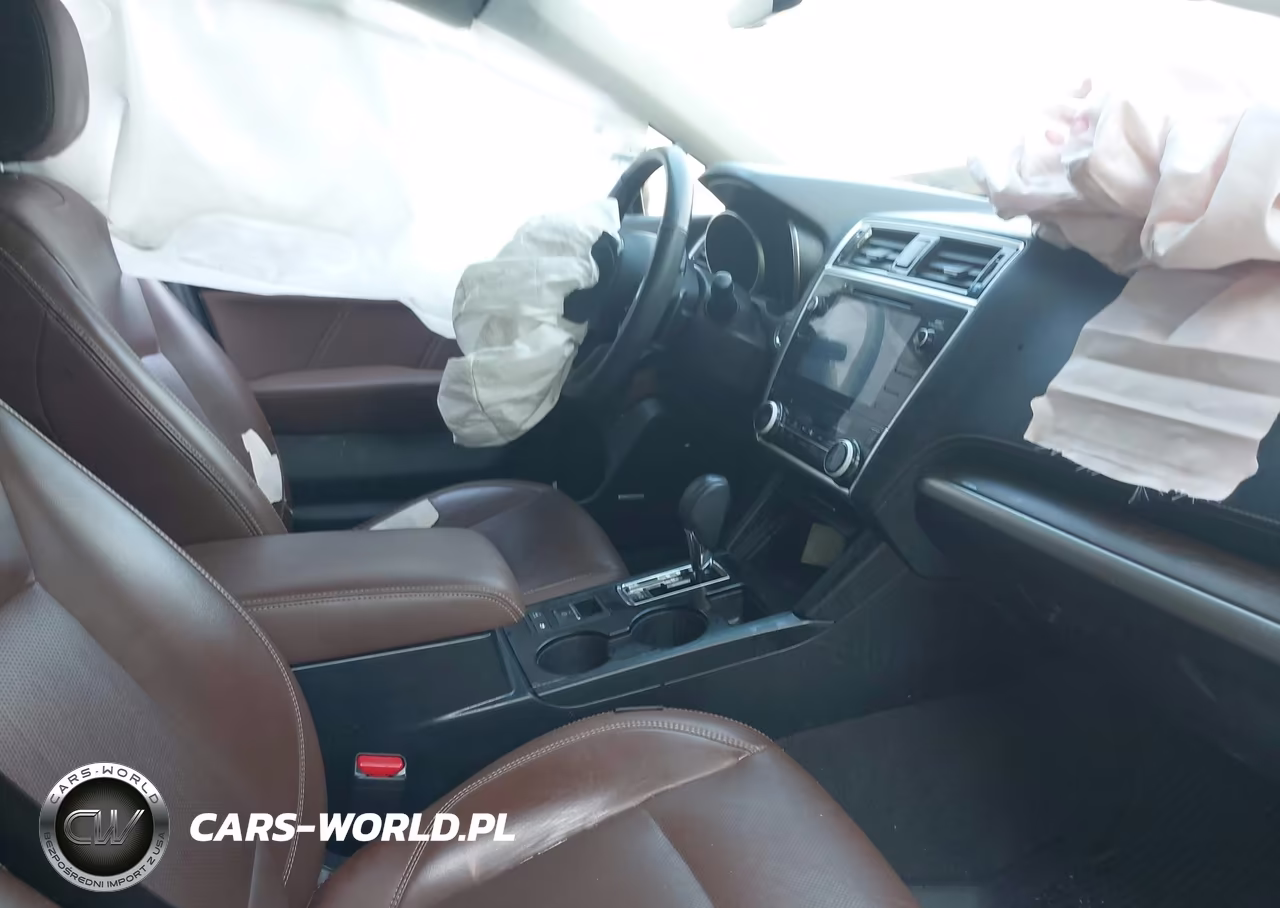 2018 Subaru Outback 3.6R Touring VIN:4S4BSETC2J3334998 - 5
