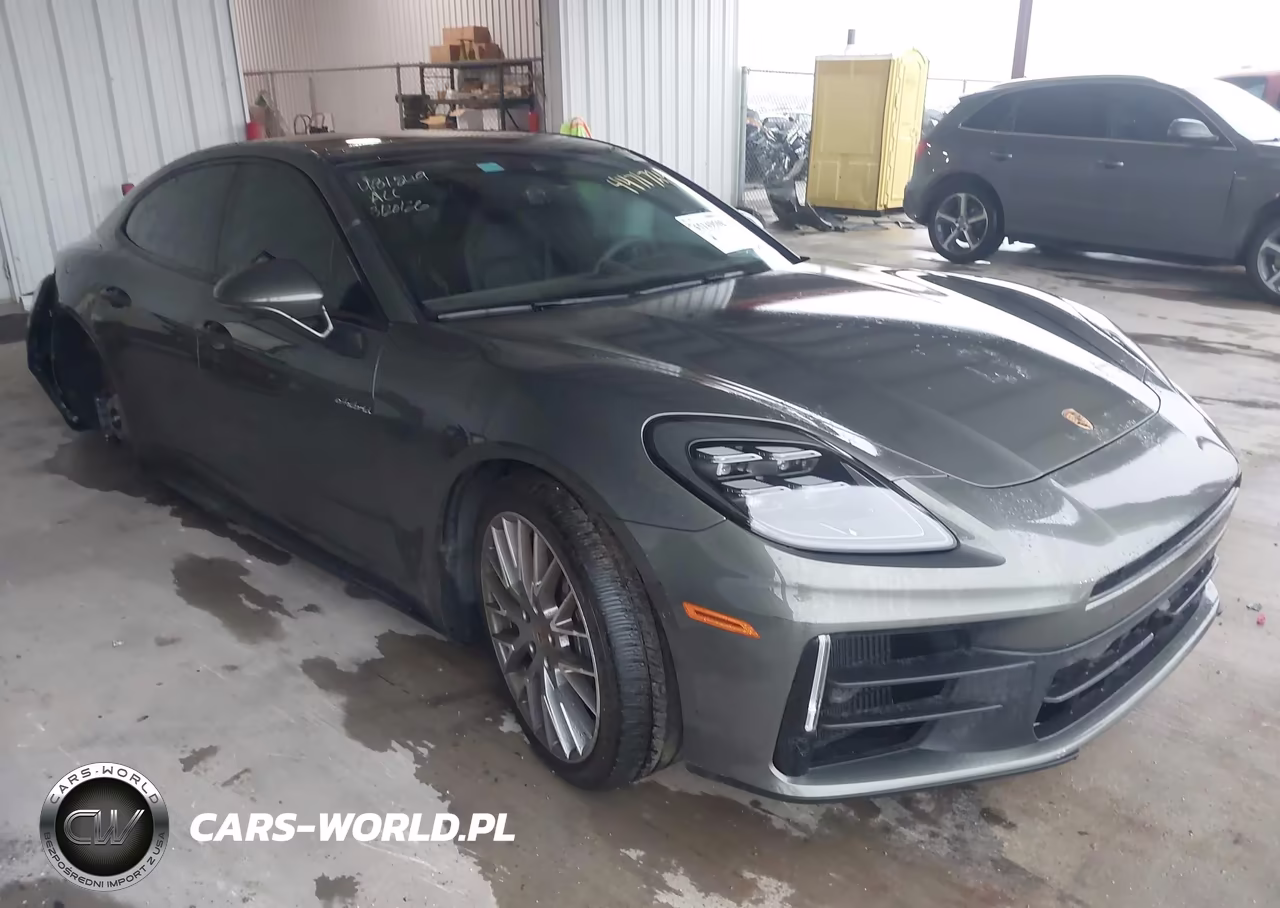 2025 Porsche Panamera E-Hybrid 4