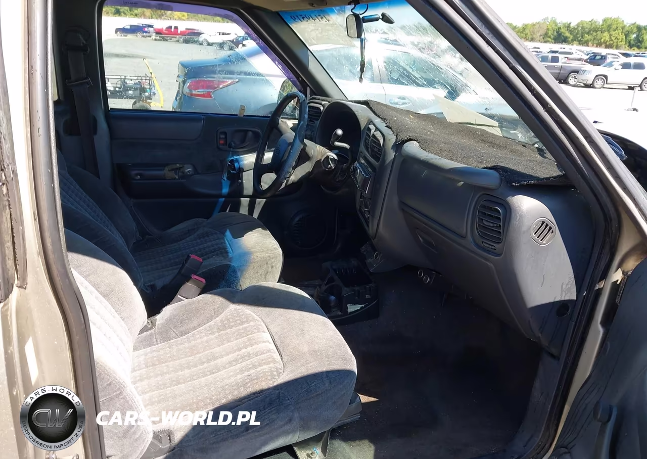 2000 Chevrolet S-10 Ls VIN:1GCCS1949YK157092 - 5