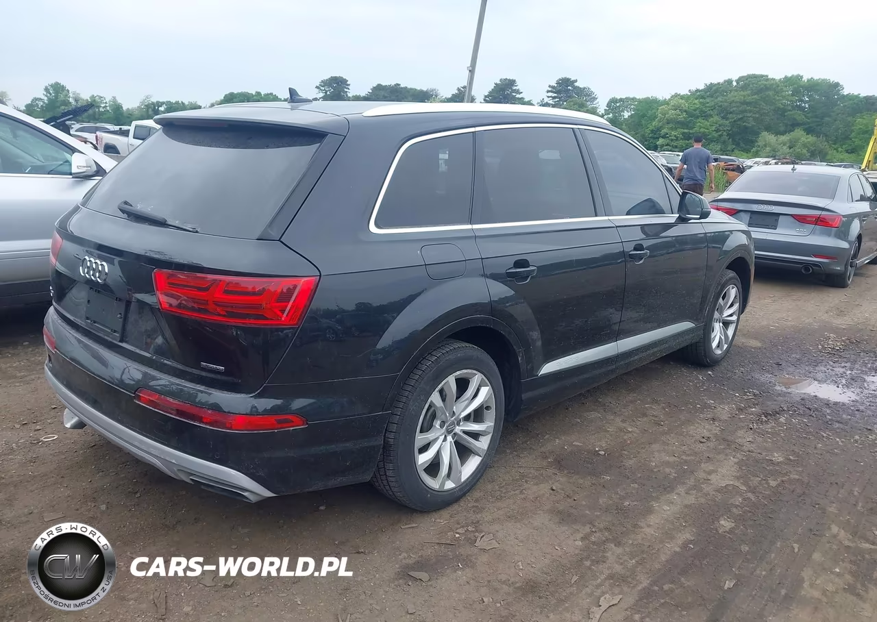 2017 Audi Q7 2.0T Premium VIN:WA1LHAF74HD050463 - 4