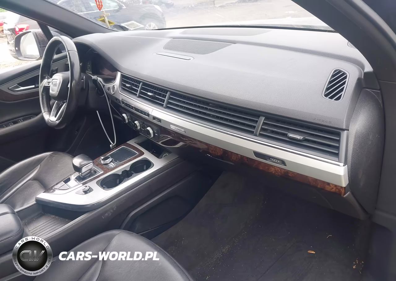 2017 Audi Q7 2.0T Premium VIN:WA1LHAF74HD050463 - 5
