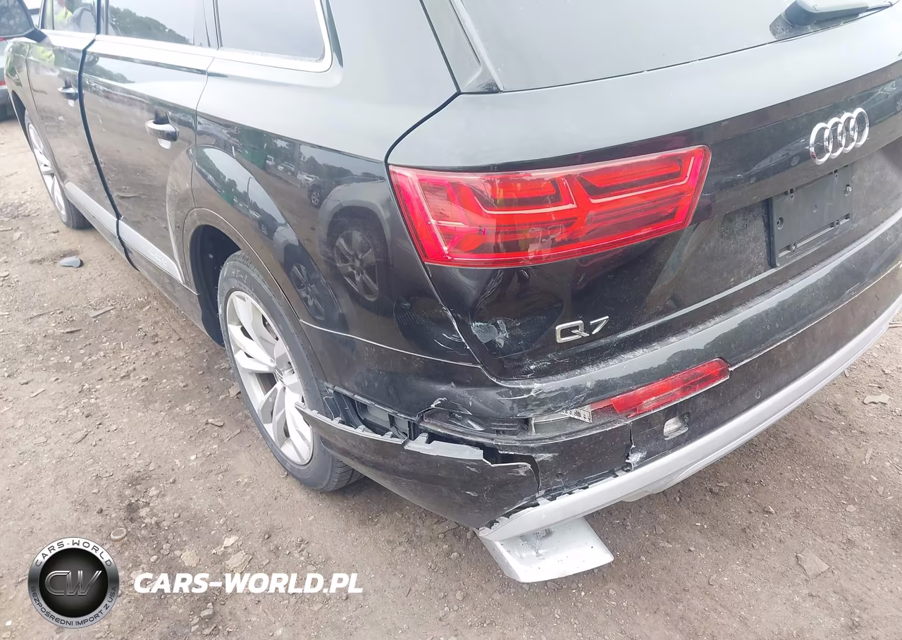 2017 Audi Q7 2.0T Premium VIN:WA1LHAF74HD050463 - 6