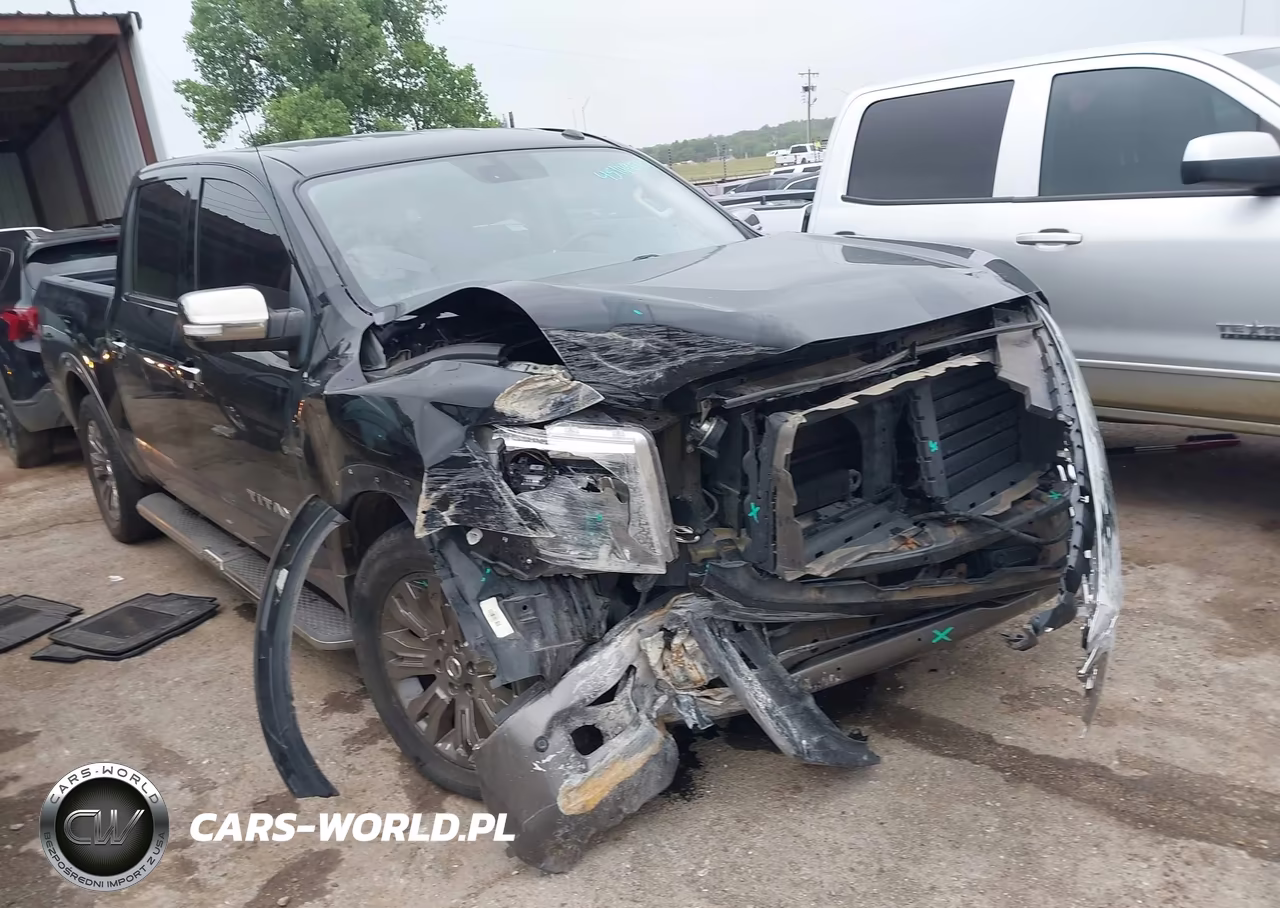 2018 Nissan Titan Platinum Reserve – zdjęcie 1 z 18