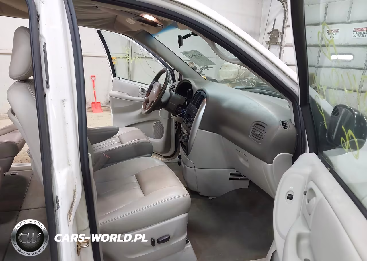 2006 Chrysler Town & Country Touring VIN:2A4GP54L66R849084 - 5