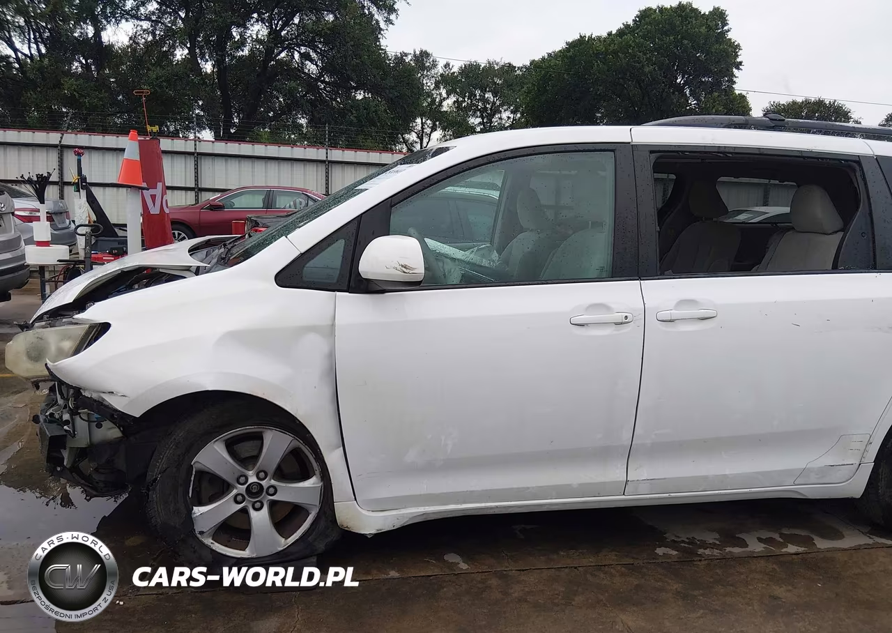 2013 Toyota Sienna Le V6 8 Passenger VIN:5TDKK3DC3DS302071 - 18