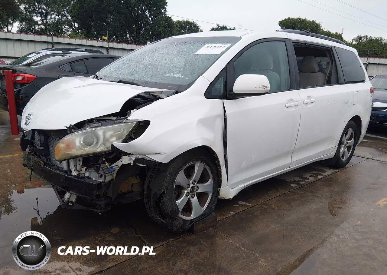 2013 Toyota Sienna Le V6 8 Passenger VIN:5TDKK3DC3DS302071 - 2