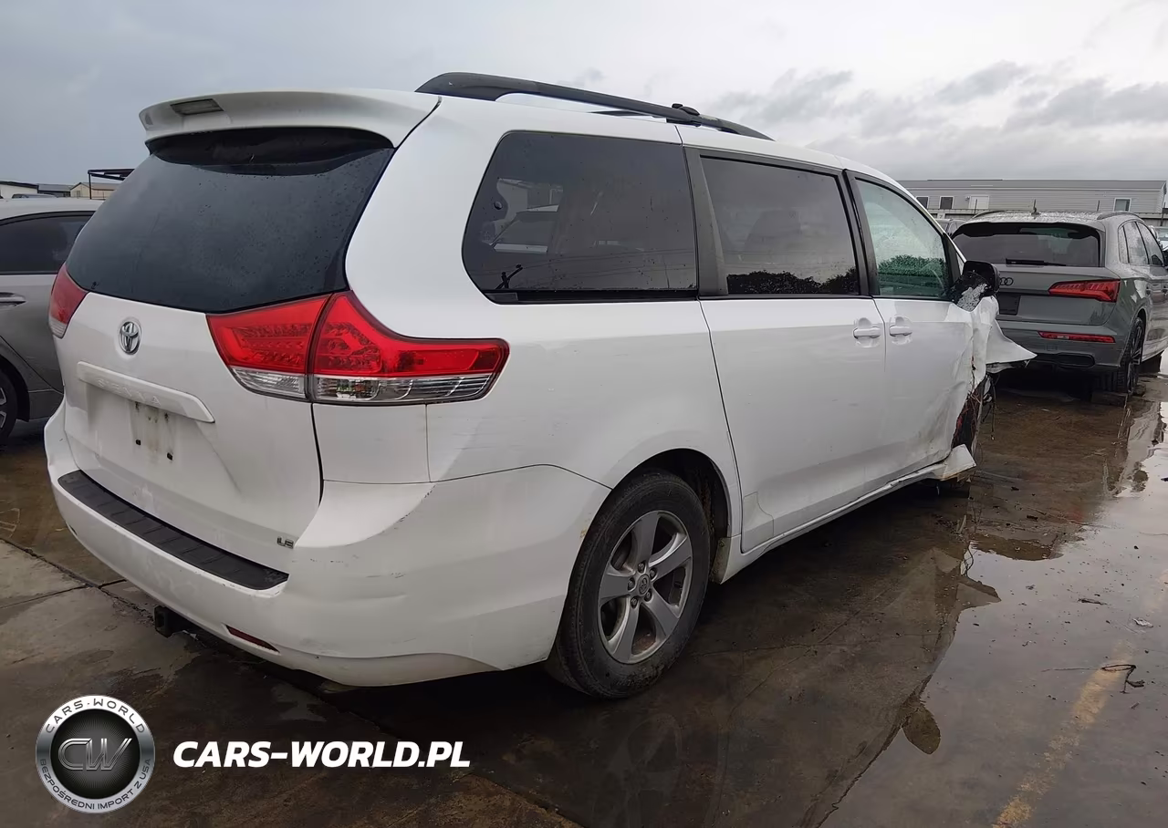 2013 Toyota Sienna Le V6 8 Passenger VIN:5TDKK3DC3DS302071 - 4