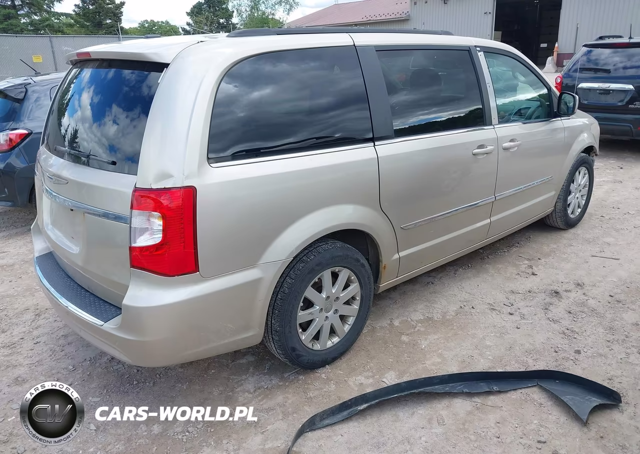 2014 Chrysler Town & Country Touring VIN:2C4RC1BG5ER363101 - 4