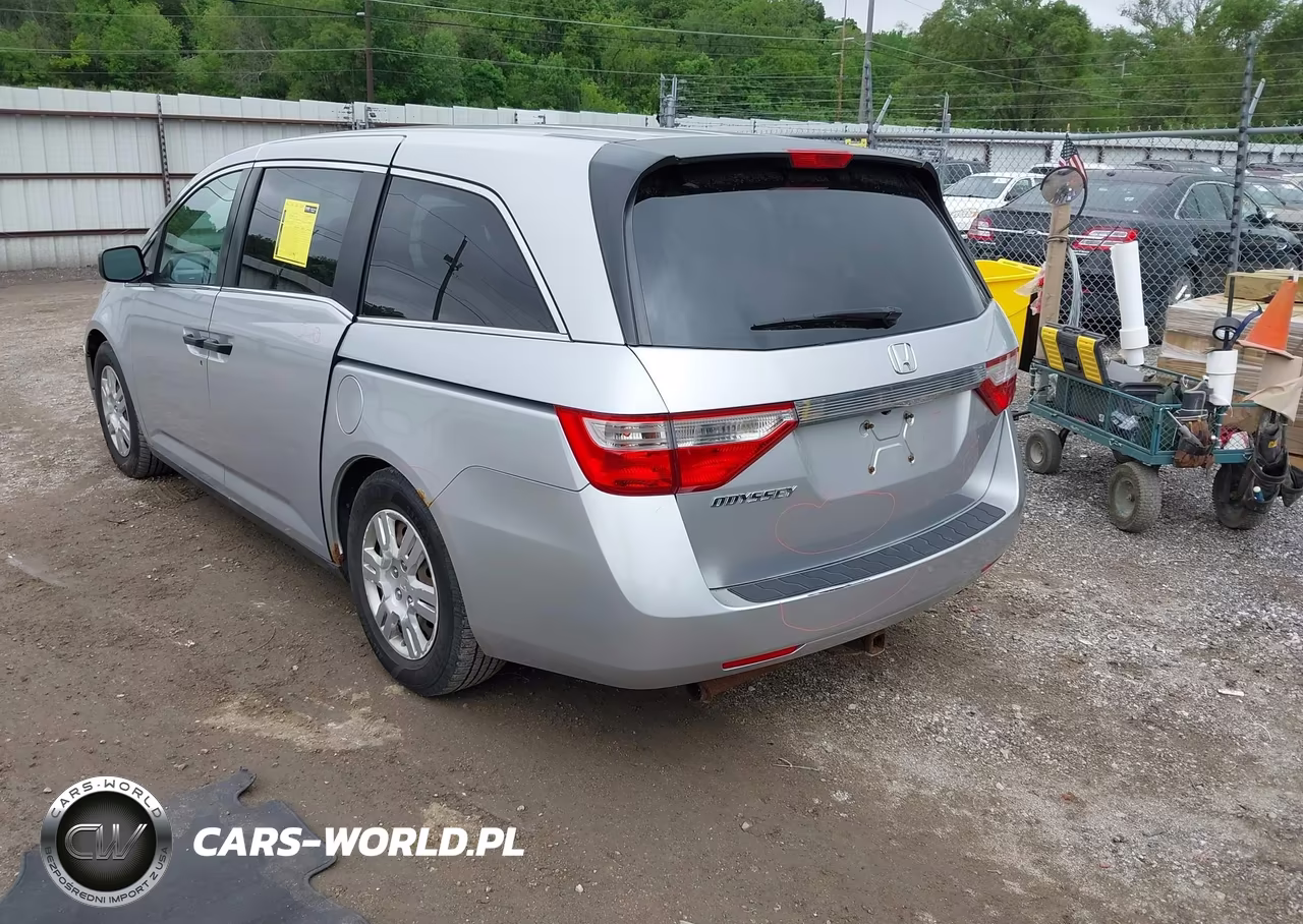 2013 Honda Odyssey Lx VIN:5FNRL5H25DB075527 - 3