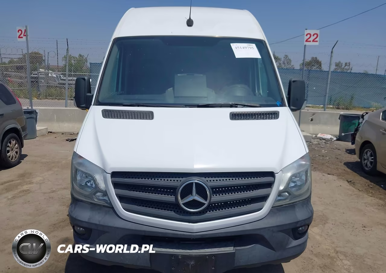 2018 Mercedes-Benz Sprinter 2500 Standard Roof V6 VIN:WD3PE7CD6JP613508 - 12