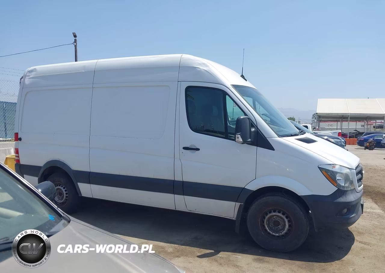 2018 Mercedes-Benz Sprinter 2500 Standard Roof V6 VIN:WD3PE7CD6JP613508 - 13