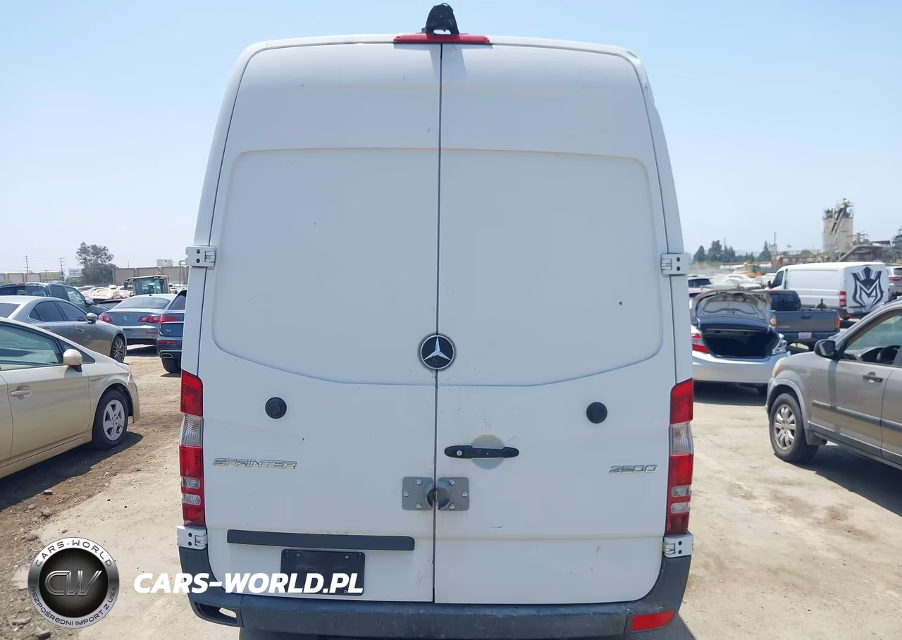 2018 Mercedes-Benz Sprinter 2500 Standard Roof V6 VIN:WD3PE7CD6JP613508 - 16