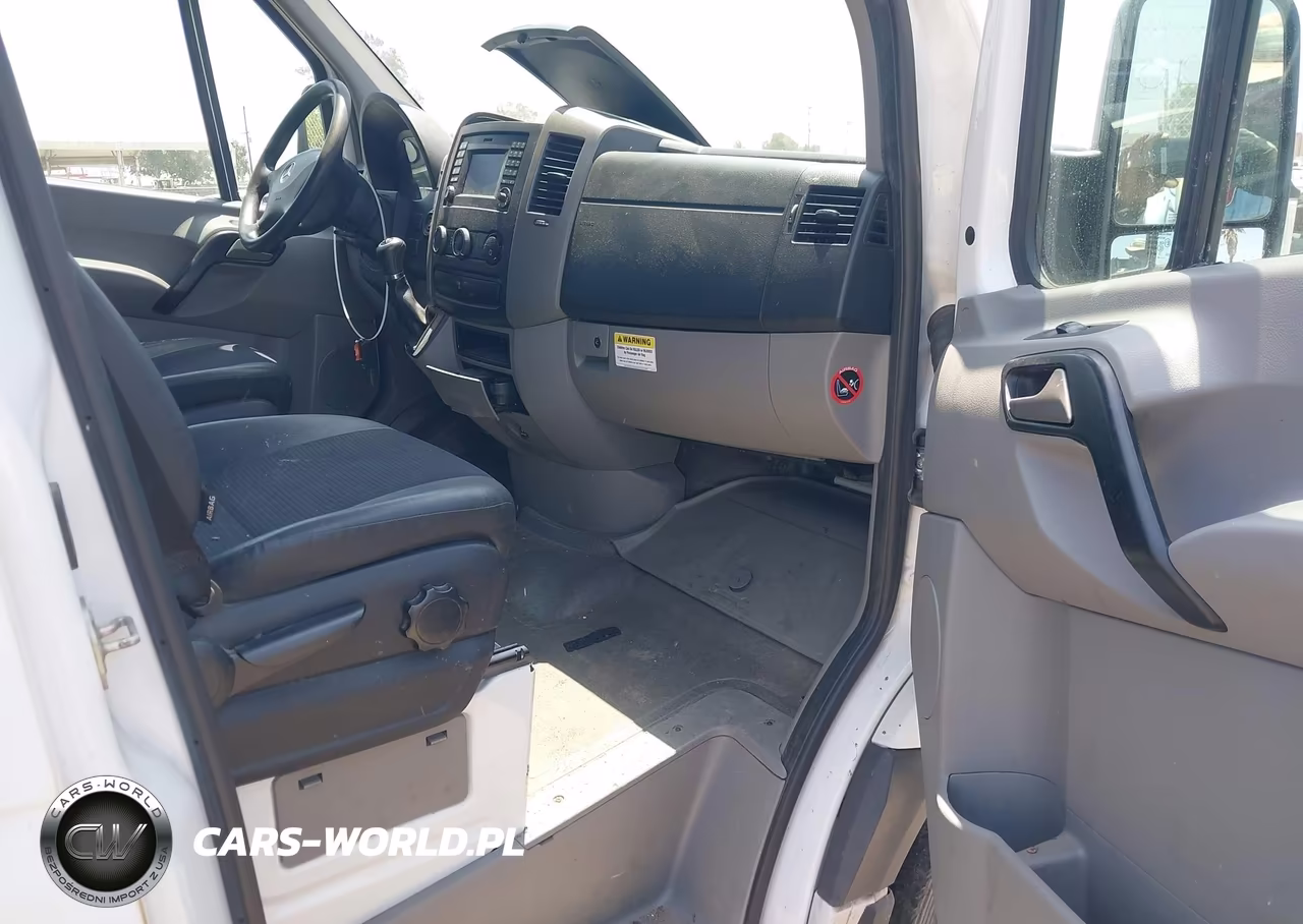 2018 Mercedes-Benz Sprinter 2500 Standard Roof V6 VIN:WD3PE7CD6JP613508 - 5