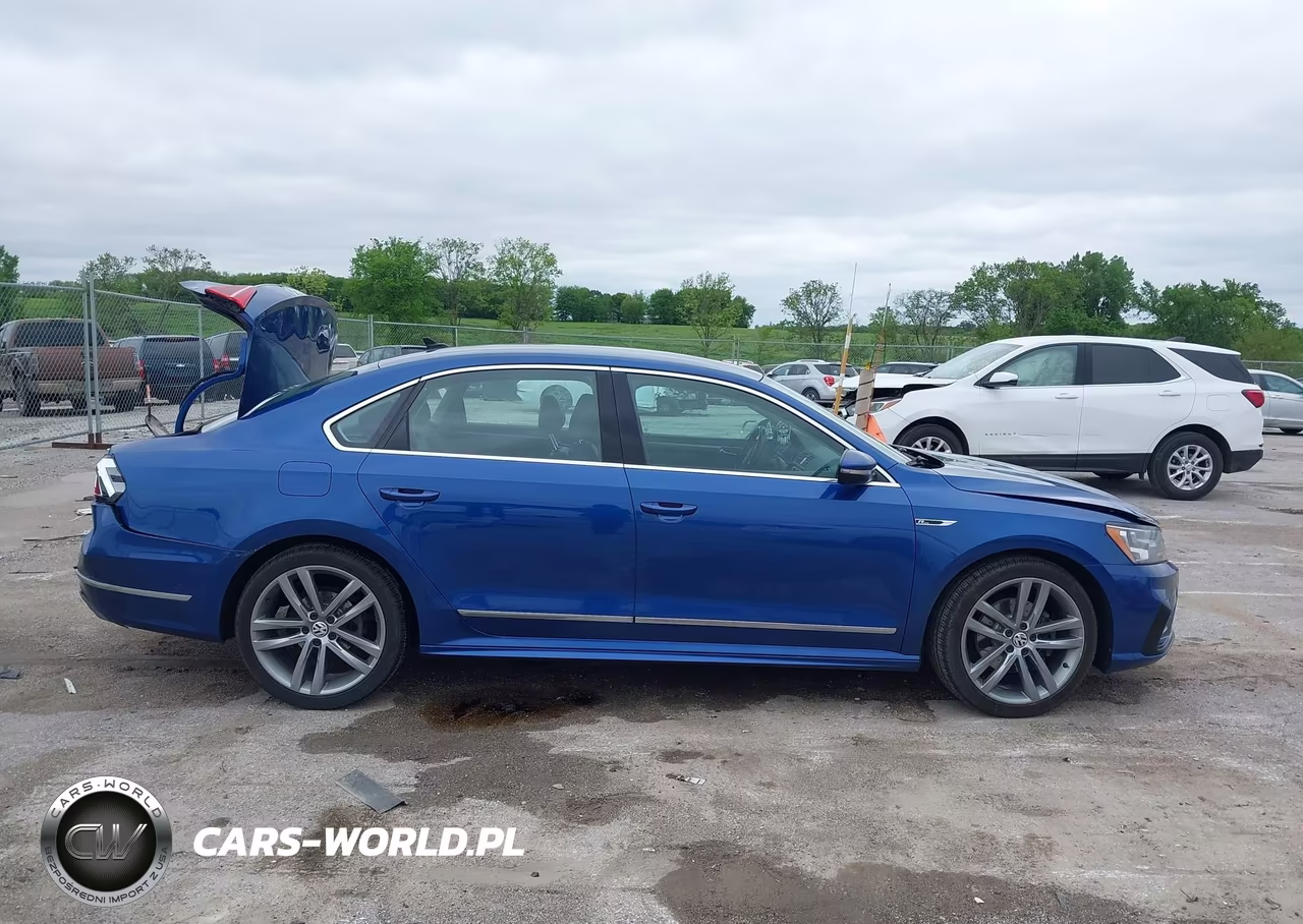 2017 Volkswagen Passat 1.8T R-Line VIN:1VWDT7A37HC079152 - 13