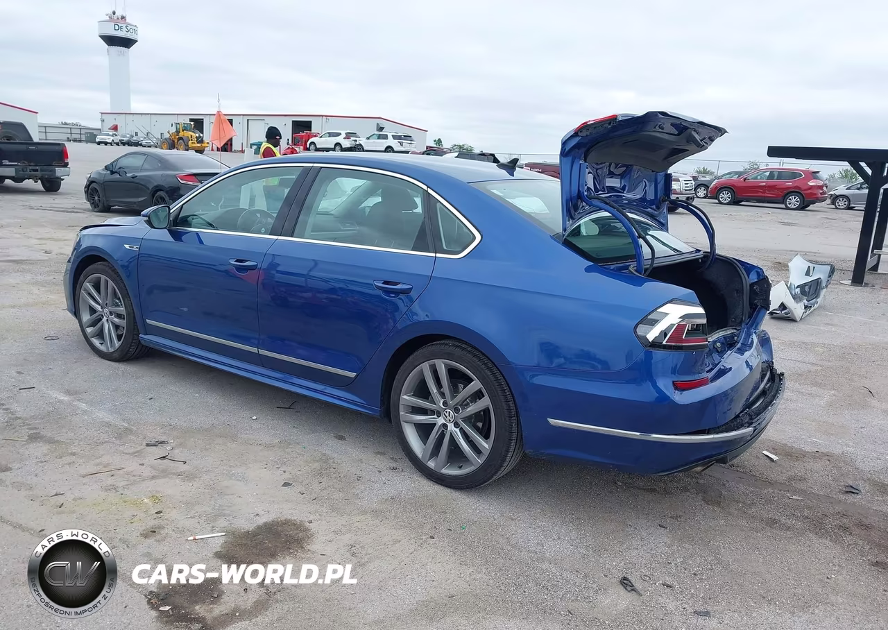 2017 Volkswagen Passat 1.8T R-Line VIN:1VWDT7A37HC079152 - 3