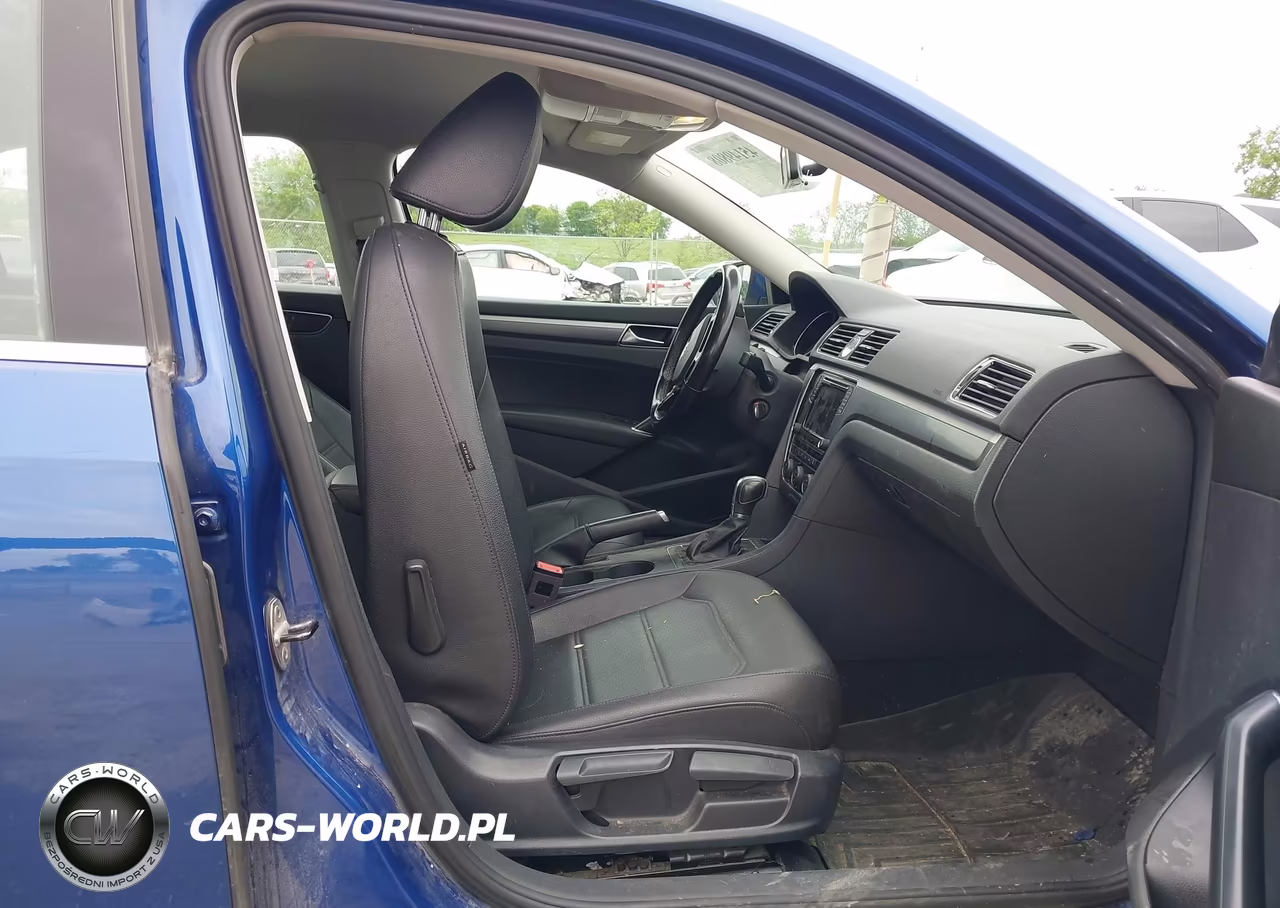 2017 Volkswagen Passat 1.8T R-Line VIN:1VWDT7A37HC079152 - 5