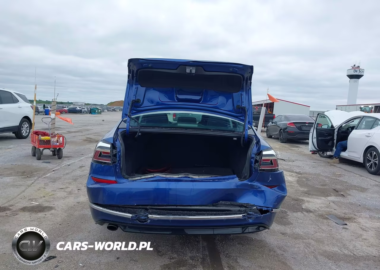 2017 Volkswagen Passat 1.8T R-Line VIN:1VWDT7A37HC079152 - 6