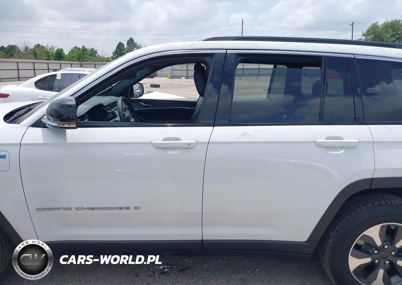 2024 Jeep Grand Cherokee 4Xe VIN:1C4RJYB69RC122212 - 14