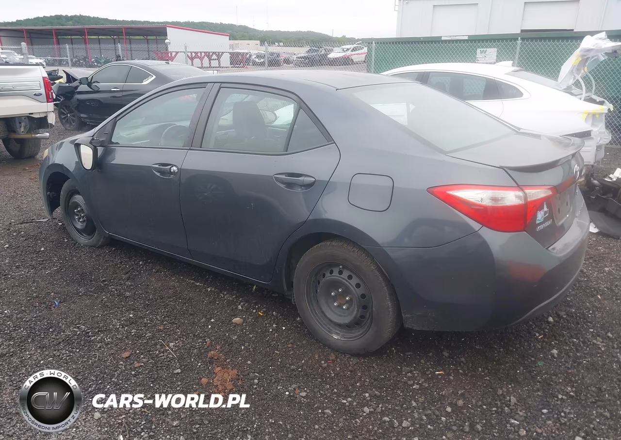 2015 Toyota Corolla S VIN:5YFBURHE3FP315732 - 3