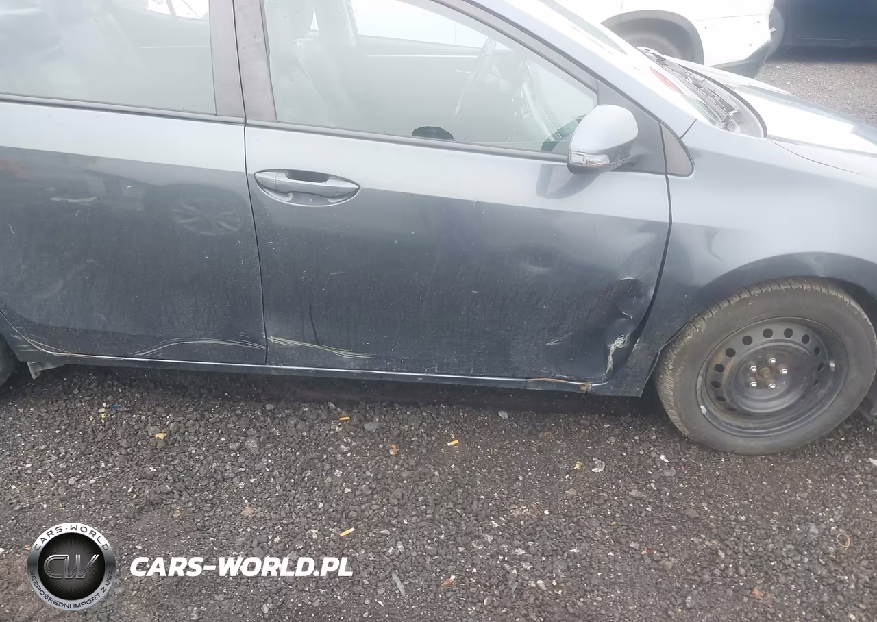 2015 Toyota Corolla S VIN:5YFBURHE3FP315732 - 6