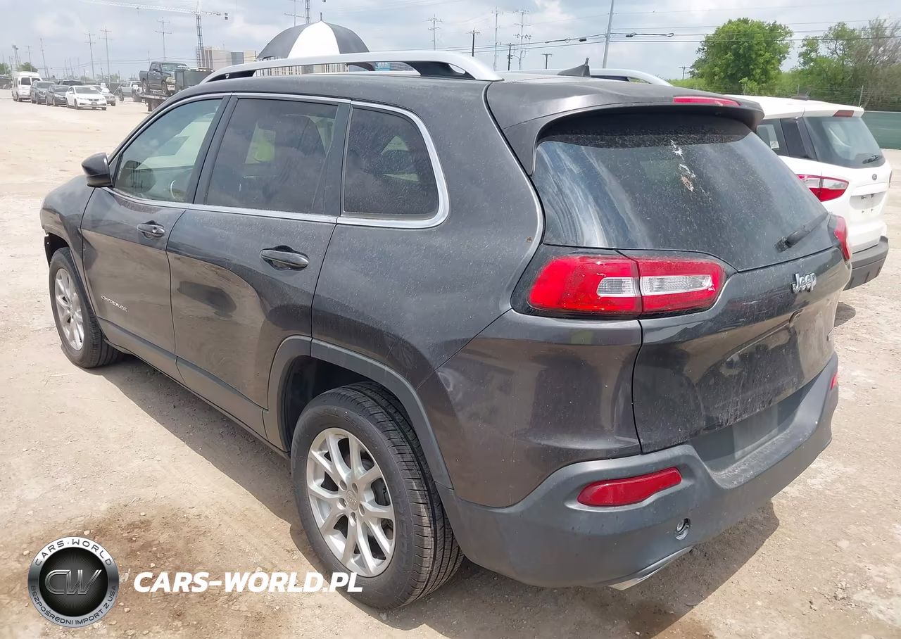 2016 Jeep Cherokee Latitude VIN:1C4PJLCS1GW307856 - 3