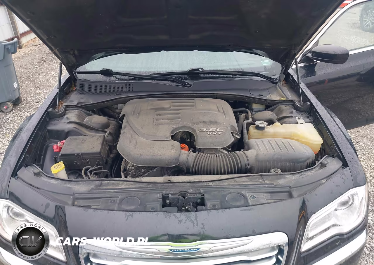 2014 Chrysler 300 VIN:2C3CCAAG6EH373654 - 10