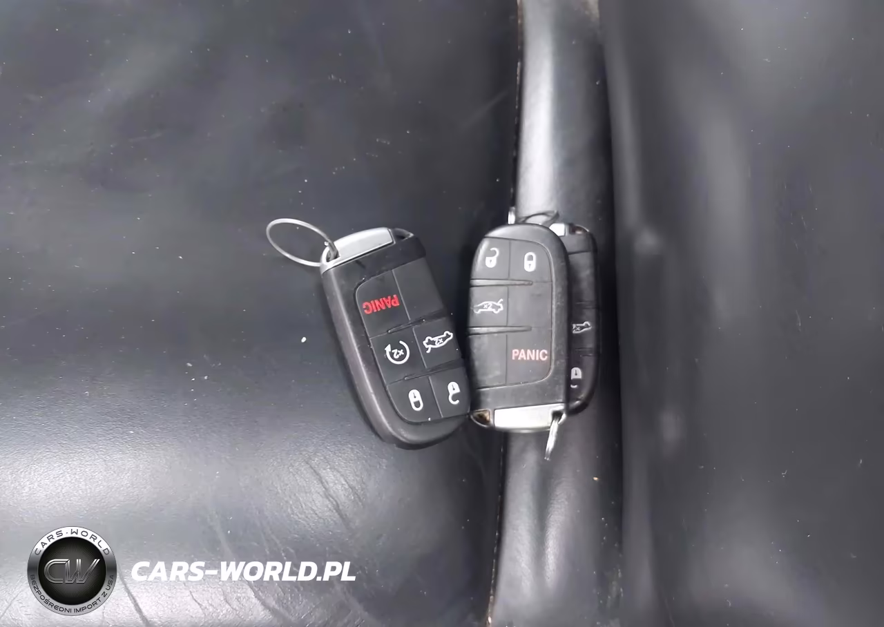 2014 Chrysler 300 VIN:2C3CCAAG6EH373654 - 11