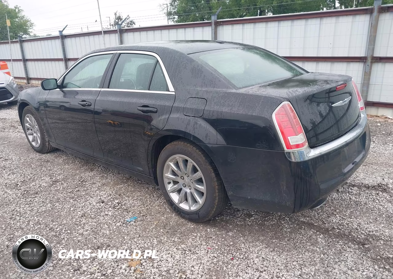 2014 Chrysler 300 VIN:2C3CCAAG6EH373654 - 3
