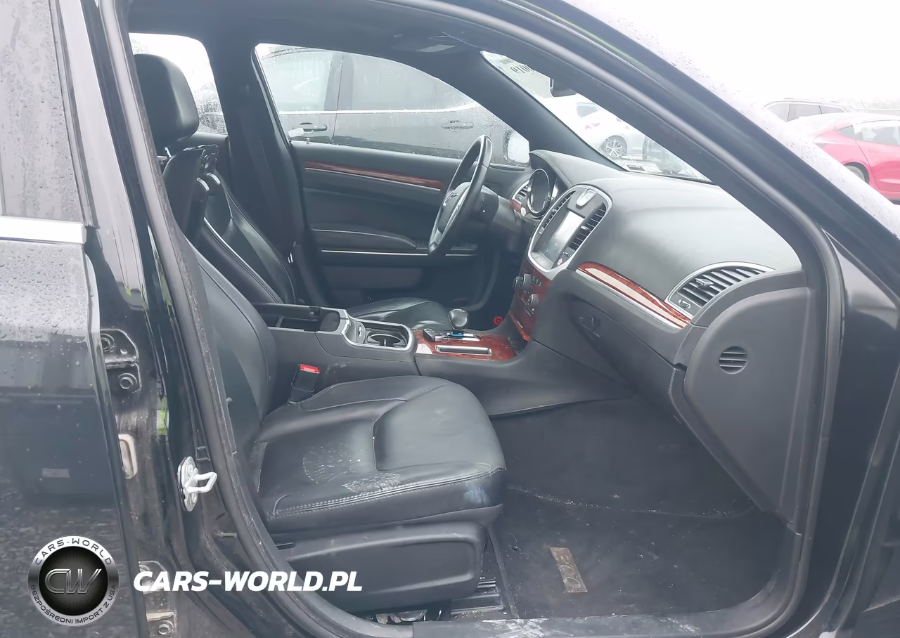 2014 Chrysler 300 VIN:2C3CCAAG6EH373654 - 5
