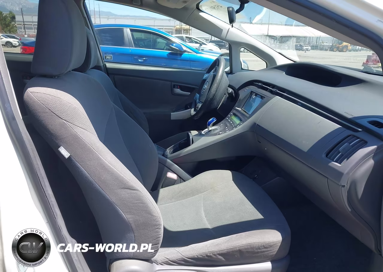 2011 Toyota Prius Two VIN:JTDKN3DUXB1375447 - 5