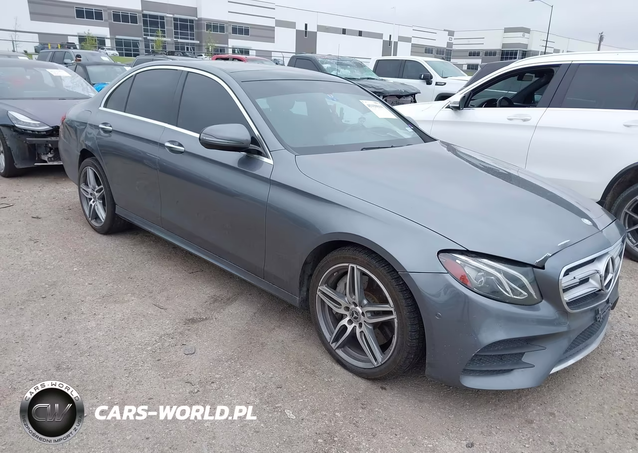 2017 Mercedes-Benz E 300 4Matic – zdjęcie 1 z 16