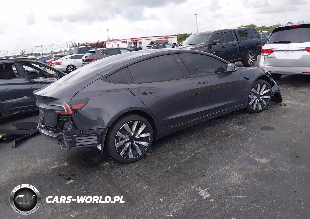 2025 Tesla Model 3 Long Range Rear-Wheel Drive-Standard Rear-Wheel Drive VIN:5YJ3E1EA6SF040383 - 4