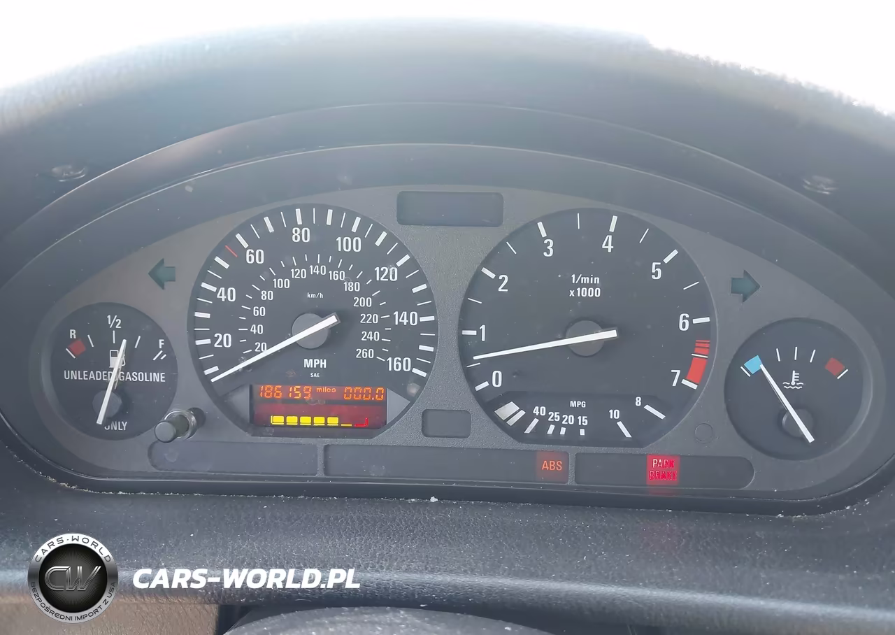 1995 BMW 325 I VIN:WBACB3321SFE20968 - 7