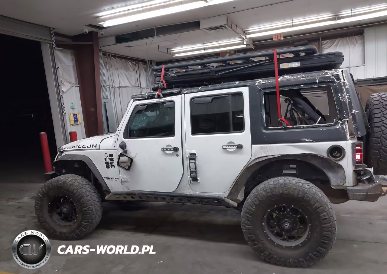 2016 Jeep Wrangler Unlimited Rubicon VIN:1C4BJWFG8GL146510 - 14
